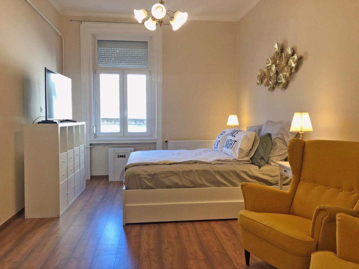 Modern Comfort In Historical Budapest Ngoại thất bức ảnh